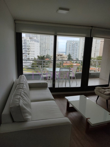 Muy Buen Departamento En Mansa, 2 Dormitorios .- Ref: 224