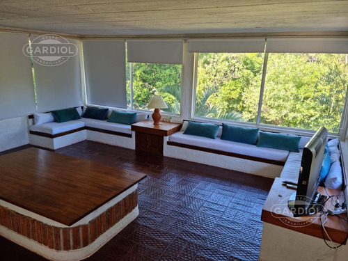 Casa 4 Dormitorios Con Piscina Sobre Ruta 10 ,interbalnearia Solanas.