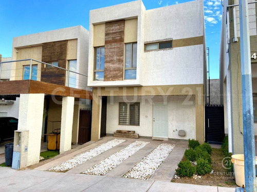 Casa En Venta En Puerta Rivera Real Etapa Ii, Chihuahua Chih.