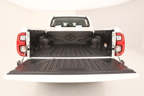 Imagen 13 de 14 de Toyota Hilux 4x4 Srx Automatica At 2.8