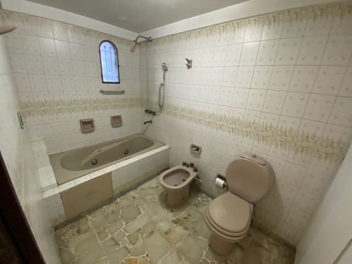Venta Casa 4 Ambientes Bernal