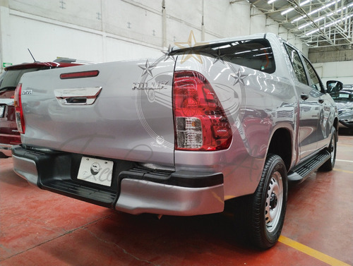 Toyota Hilux 2.7 Cabina Doble Base Mt