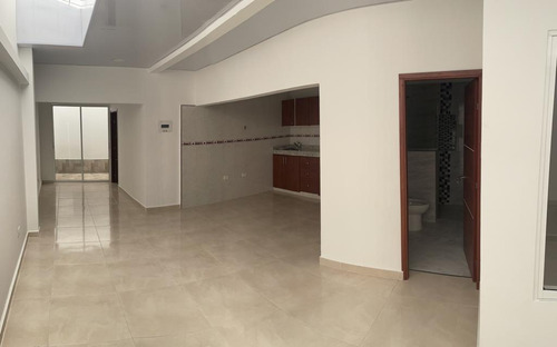 Venta De Casa De 115mt2 En Unifamiliar En Cristobal Colón, Cali 8125.