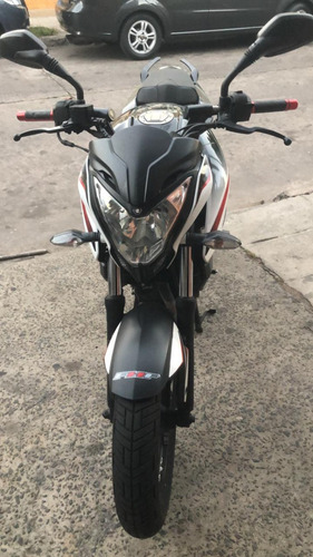 Rouser Ns 200
