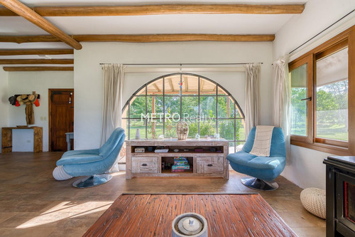 Casa En Venta Sobre Lote De 1 Hectarea En Loma Escondida, Open Door