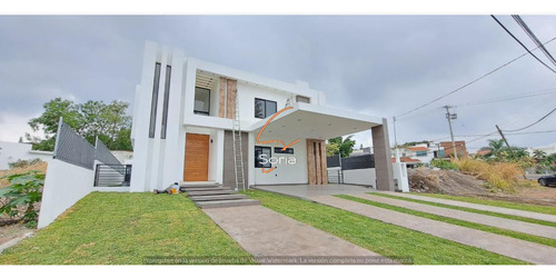 Casa En Venta En Lomas De Cocoyoc, Atlatlahucan, Morelos