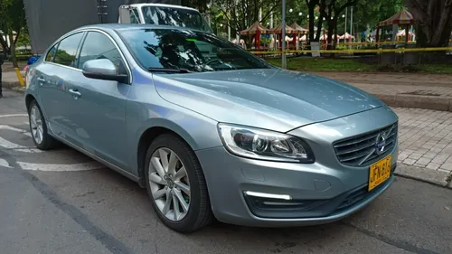 Volvo S60 2.0 T4 Drive-e R-design