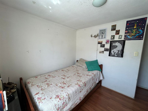 Casa En Venta De 7 Dorm. 3 Baños En Peñalolén