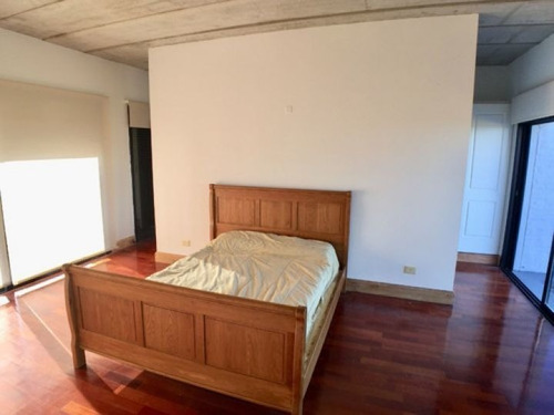 Casa A La Venta Con Renta En Lomas De La Tahona