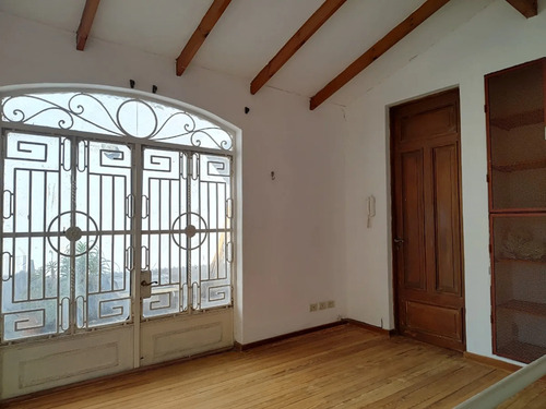 Alquiler Casa 6 Dormitorios Agronomía Con Cochera