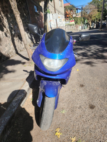 Motocicleta De Uso Diario, Detalles Que No Afectan Función
