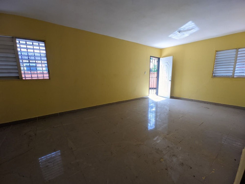 Alquilo Casa En Villa Mella