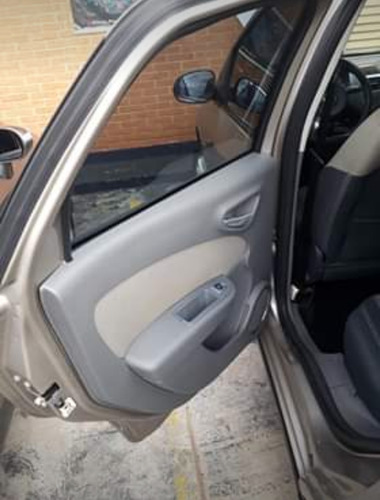 Fiat Grand Siena 2015 1.6 16v Essence Flex 4p