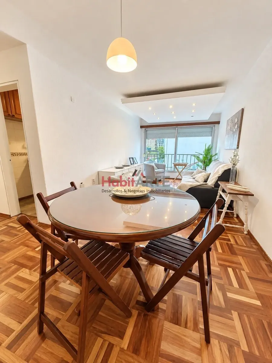 Apartamento En Alquiler De 3 Dormitorios 2 Baños En Centro · Foto 3