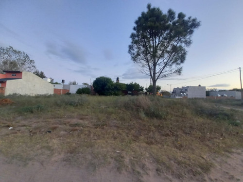 Imagen 9 de 12 de Venta De Lote En Esquina Calle 85 Y 6 Mar Del Tuyu Excelente Zona!!