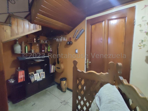Casa En Venta En Maracay Urb Las Delicias Santa Rita Rah 25-10984 Meglisf