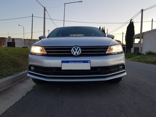 Volkswagen Vento 2.5 Luxury