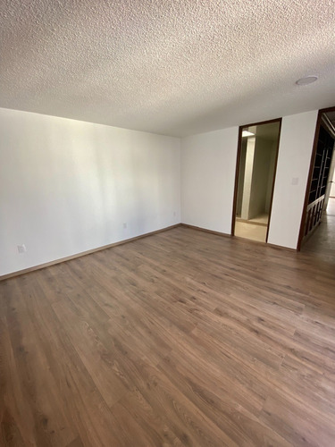 Imagen 10 de 22 de Casa En Venta Totalmente Remodelada Con 3 Recs En Barrio Del