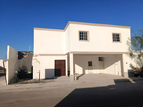 Casa Residencial En Venta En Los Arrayanes, Gómez Palacio,dgo.