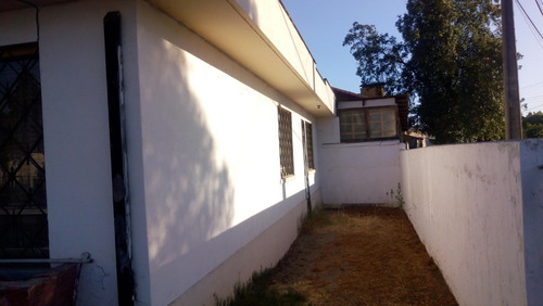 Barrio El Tenis, Casa Un Piso En Barrio Residencial