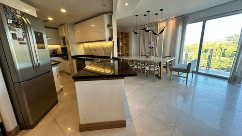 Cocucci Inmobiliaria Vende Excelente Penthouse En Grand Boulogne Residences