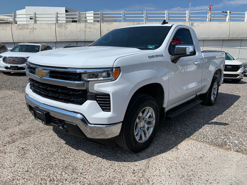 Chevrolet Cheyenne 2p LT Cab Reg V8/5.3 Aut 4x4 Linea Nueva