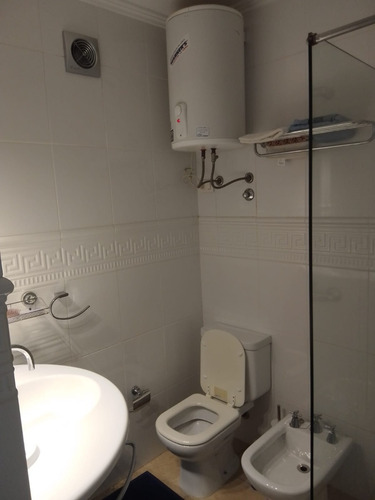 Imagen 26 de 29 de Apartamento En Parada 10 Playa Mansa Frente Al Mar, Super Equipado, Y Las Mejores Comodidades.