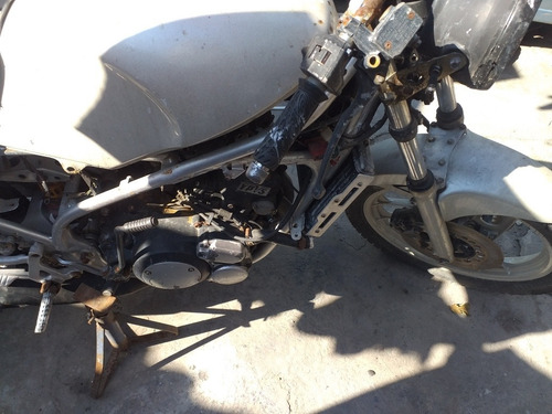Imagem 11 de 13 de Yamaha Esportiva