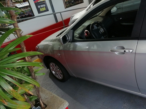 Imagen 2 de 10 de Byd F3 Gs :f3 Gl Americana