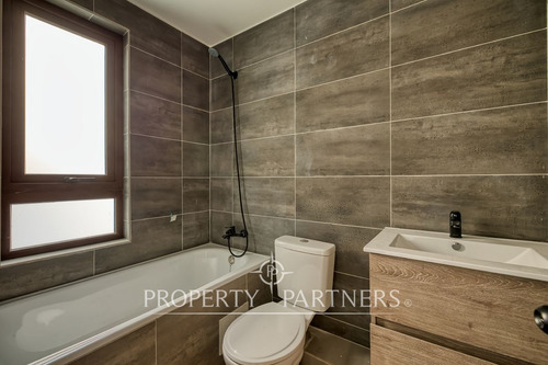 Cómodo Townhouse, Con Excelente Ubicación