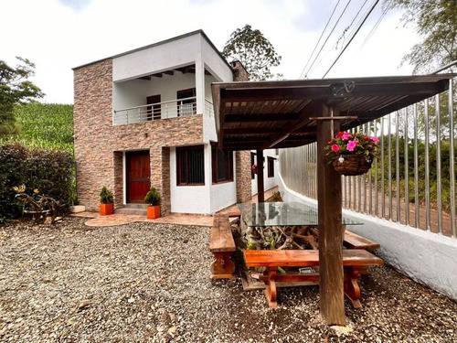 Linda Casa Finca En Venta En El Carmen De Víboral-cerca Al Parque Ppal