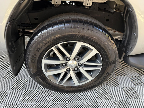 Toyota Hilux 2.8 SRX 4X4 CD 16V DIESEL 4P AUTOMÁTICO