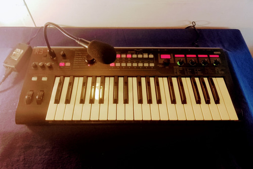 Sintetizador Korg R3 Mmt (multi Modeling Technology) (Usado)