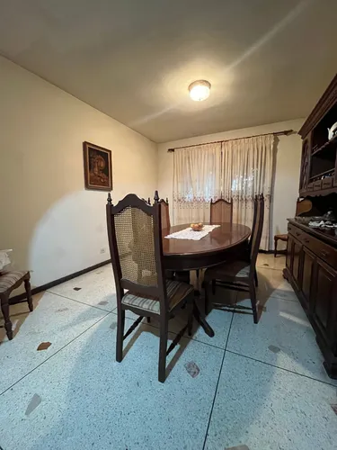 Vende Casa Urb. La Viña