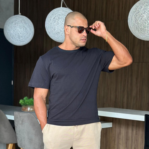 Look Moderno Com A Camiseta Oversized
