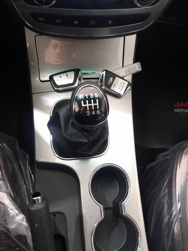 Imagen 12 de 20 de Jac T6 Pick Up Cabina Doble 4x4 0 Km 2023
