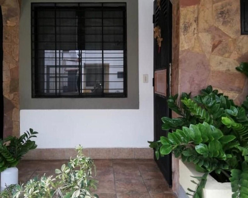 Imagen 6 de 12 de Leida Falcon Rentahouse Vende Casa En Villa Roca Barquisimeto 22-14720 Lf