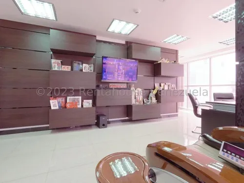 Estefani Salon Vende, Extraordinario Edificio Comercial En Centro Barquisimeto , Lara Mls #25-4020