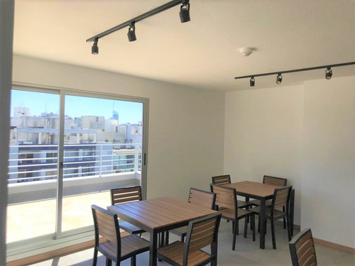 Imagen 9 de 17 de Apartamento Moderno Luminoso 1 Dormitorio Balcon Al Frente Bajo De Gastos Comunes