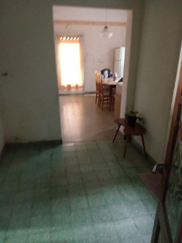 Vivienda Ph Al Frente De 3 Ambientes Con Entrada De Auto Y Jardín.