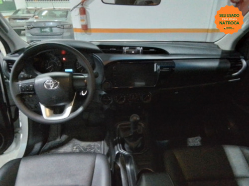 Toyota Hilux 2.8 D-4D TURBO DIESEL CHASSI 4X4 MANUAL