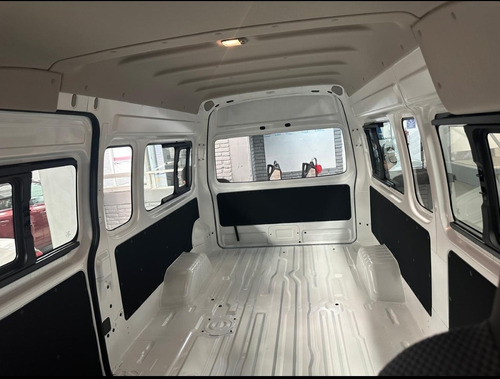 Nissan Urvan 2.5 Panel Ventanas Amplia Mt