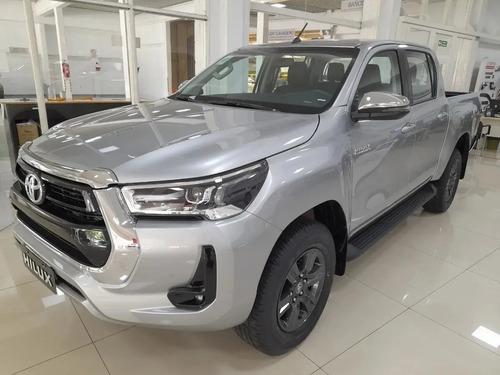 Imagen 13 de 25 de Toyota Hilux Srv 2.8tdi 4x2 Mt 204cv 0km Entrega Inmediata