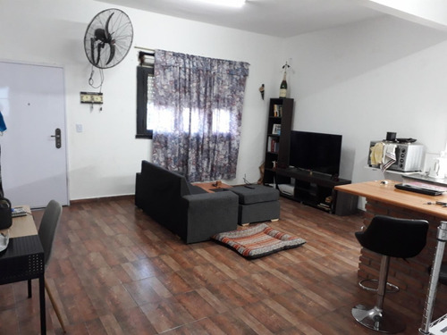 Imagen 3 de 13 de Departamento Tipo Casa Al Frente 2 Ambientes Con Cochera