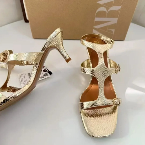Sandalias Con Hebilla Metálica Con Estampado De Serpiente Do