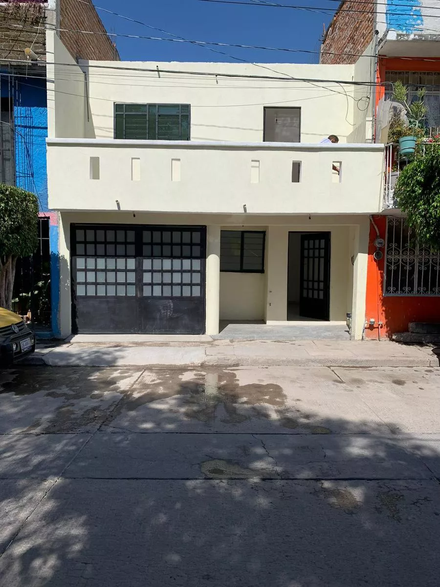 Casa En Venta Jardines De San Pedro León Guanajuato