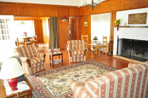 Imagen 6 de 30 de Casa Ubicada En Cantegril Con Lindo Terreno