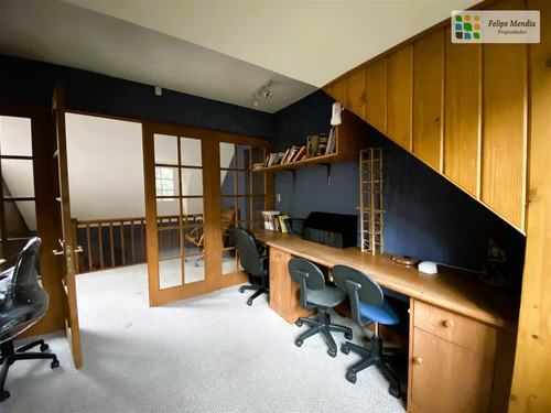 Casa En Arriendo De 6 Dorm. En Las Condes