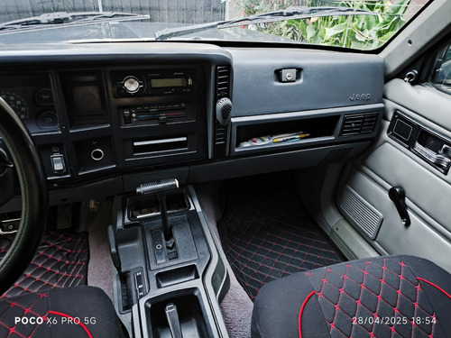 Jeep Cherokee Cherokee Sport 4x4 At