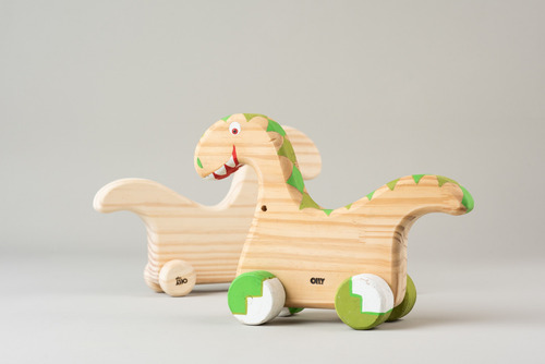 Imagem 4 de 6 de Dinossauro De Puxar Em Madeira - Olly Toys